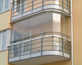 Остекление балкона дома